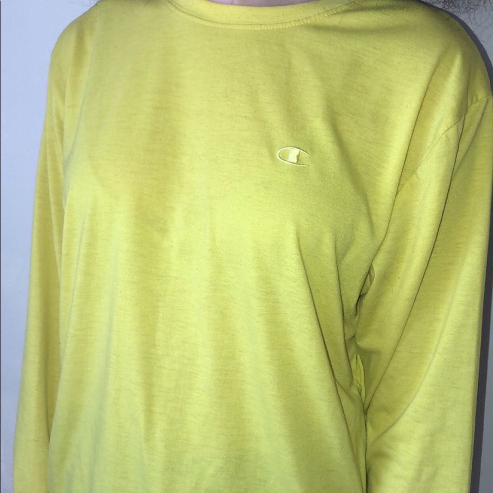 green long-sleeve Champion shirt🍁